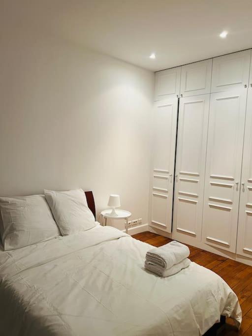 Au Pied De La Tour Eiffel Apartment Париж Екстериор снимка