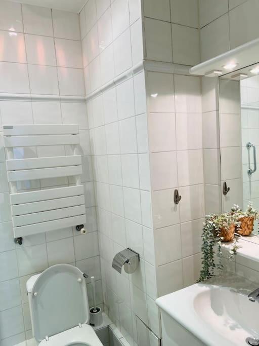Au Pied De La Tour Eiffel Apartment Париж Екстериор снимка